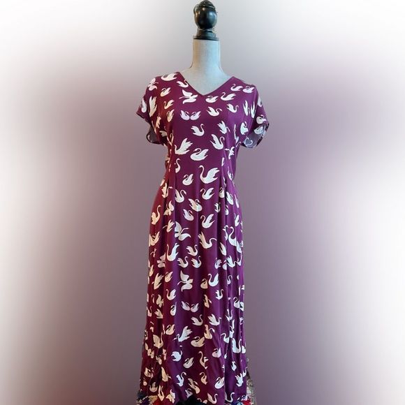 🦢Nice Things🦢 Deep Purple Swan Print Midi Dress / Size US 8 / EU 38 - Picture 9 of 15
